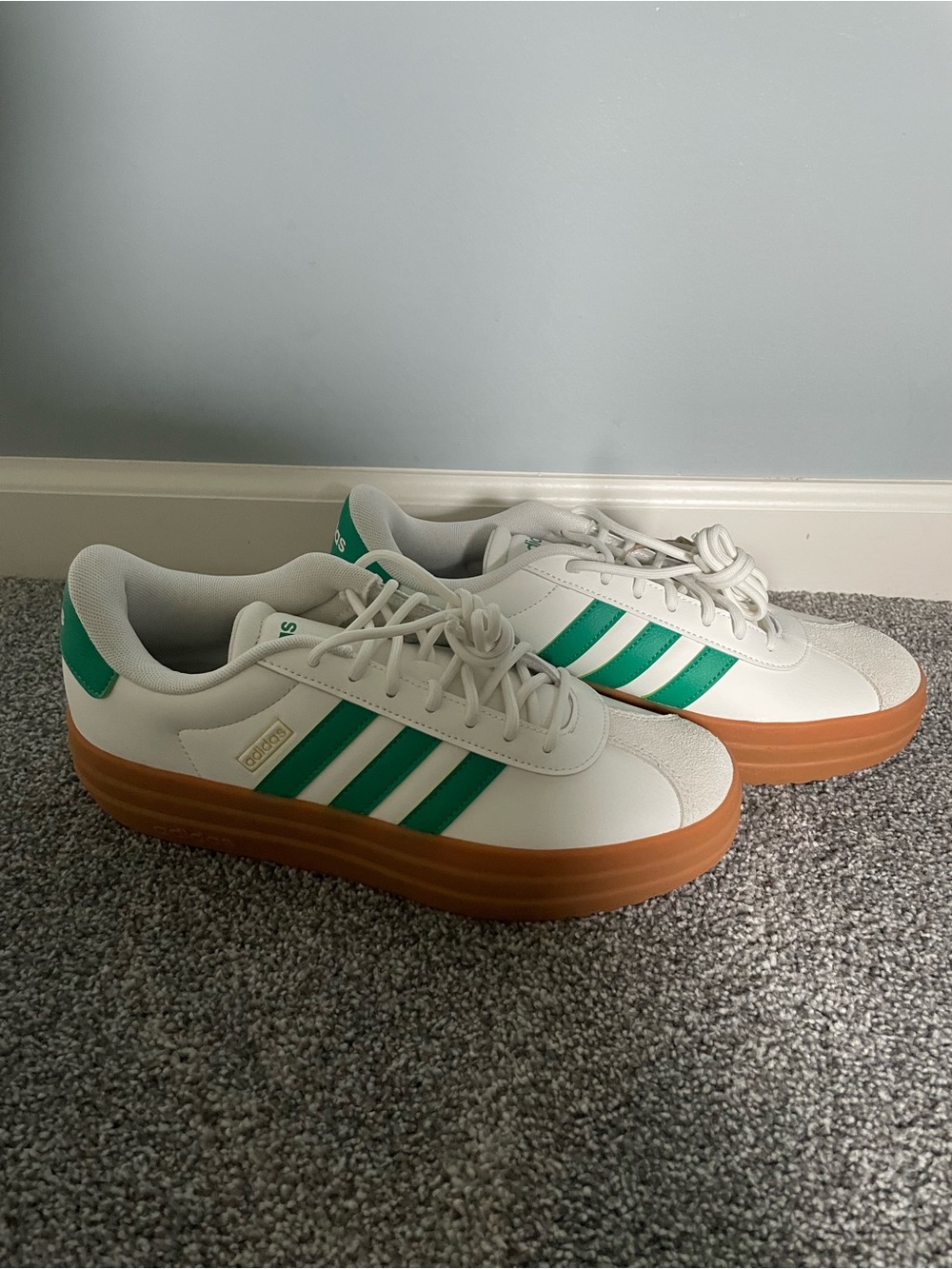 adidas Off White Sneakers with Green Stripes and Gum Platform. Brand New-No Box